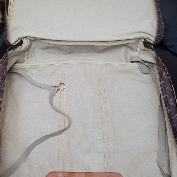 Authetic Louis Vuitton Soft Suitcase SIRIUS 50 MONOGRAM.(Antique) - Picture 7 of 11